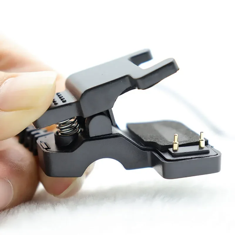 Watch X7 - Cargador Universal con Clip de 2